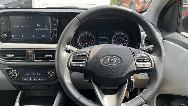 Hyundai I10 1.0 Automatic Dragon red