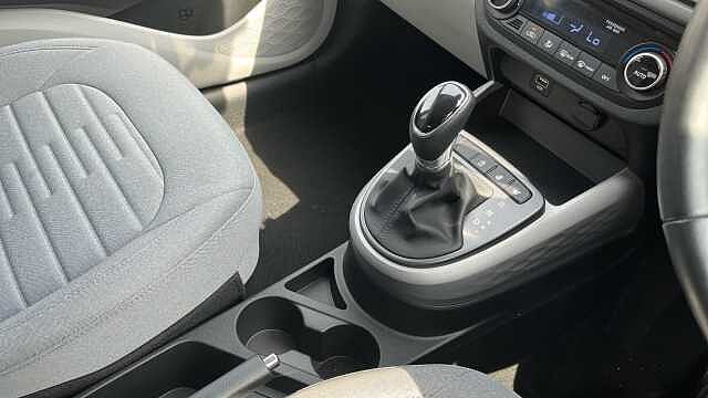 Hyundai I10 1.0 Automatic Dragon red
