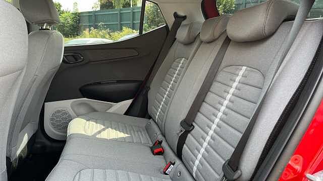 Hyundai I10 1.0 Automatic Dragon red