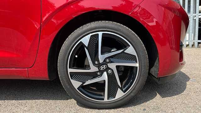 Hyundai I10 1.0 Automatic Dragon red