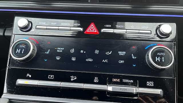 Hyundai Santa Fe PHEV Calligraphy 4WD 7 Seater