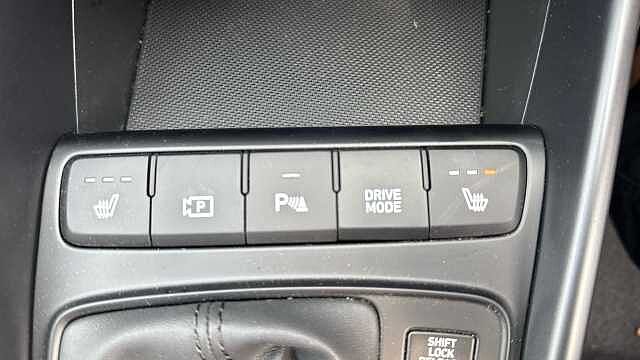 Hyundai I20 1.0T GDi Premium 5dr DCT Dragon Red