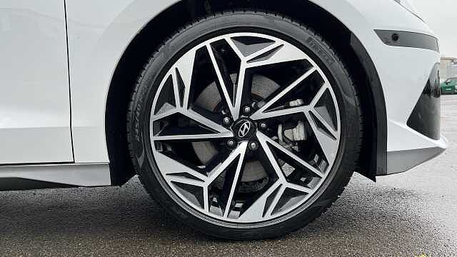 Hyundai IONIQ 6 IONIQ 6 ULTIMATE  168kW  77.4KwH 2WD SERENITY WHITE