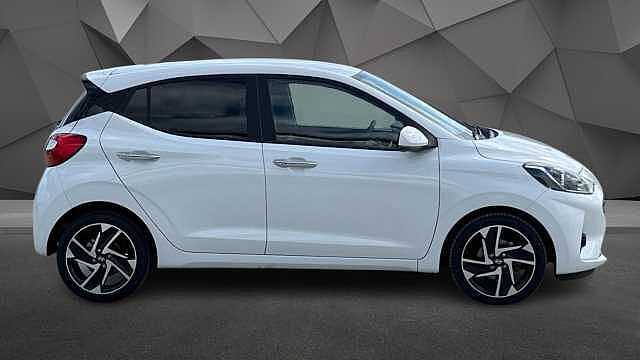 Hyundai I10 i10 1.2 Premium Hatchback 5dr Petrol Auto ATLAS WHITE