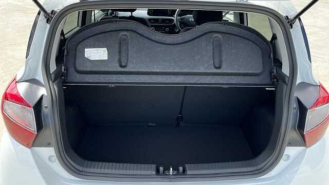 Hyundai I10 i10 1.2 Premium Hatchback 5dr Petrol Auto ATLAS WHITE