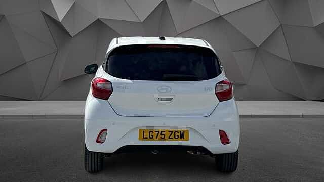 Hyundai I10 i10 1.2 Premium Hatchback 5dr Petrol Auto ATLAS WHITE