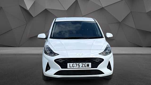 Hyundai I10 i10 1.2 Premium Hatchback 5dr Petrol Auto ATLAS WHITE