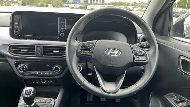 Hyundai I10 i10 1.2 Premium PHANTOM BLACK