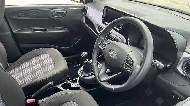 Hyundai I10 i10 1.2 Premium PHANTOM BLACK