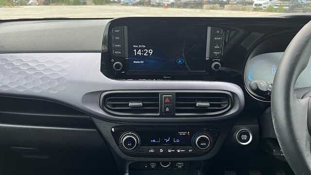 Hyundai I10 i10 1.2 Premium PHANTOM BLACK