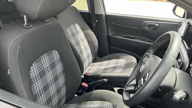 Hyundai I10 i10 1.2 Premium PHANTOM BLACK