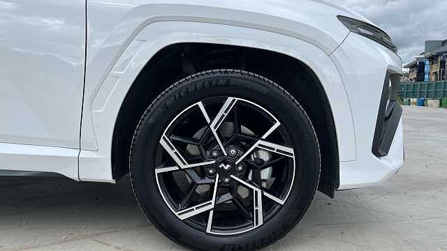 Hyundai TUCSON 1.6T Plug-in Hybrid N Line 5dr Auto White