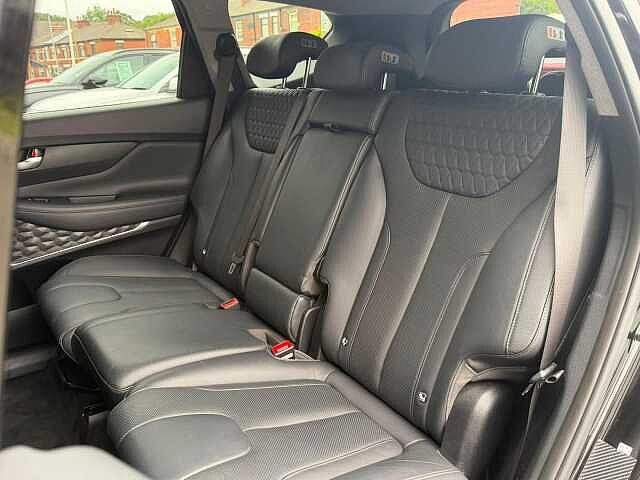 Hyundai Santa Fe 2.2 CRDi Premium SUV 5dr Diesel Auto 4WD Euro 6 (s/s) 7 Seat (200 ps)