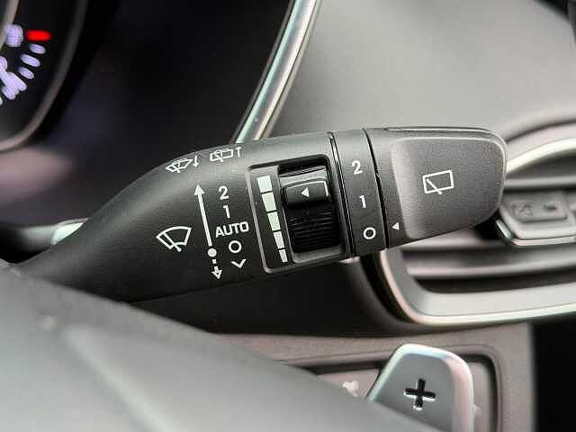Hyundai Santa Fe 2.2 CRDi Premium SUV 5dr Diesel Auto 4WD Euro 6 (s/s) 7 Seat (200 ps)