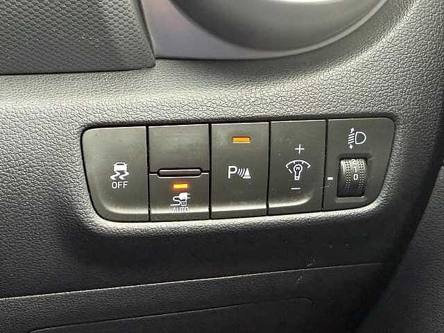 Hyundai KONA 39kWh Premium Auto 5dr (10.5kW Charger) Grey
