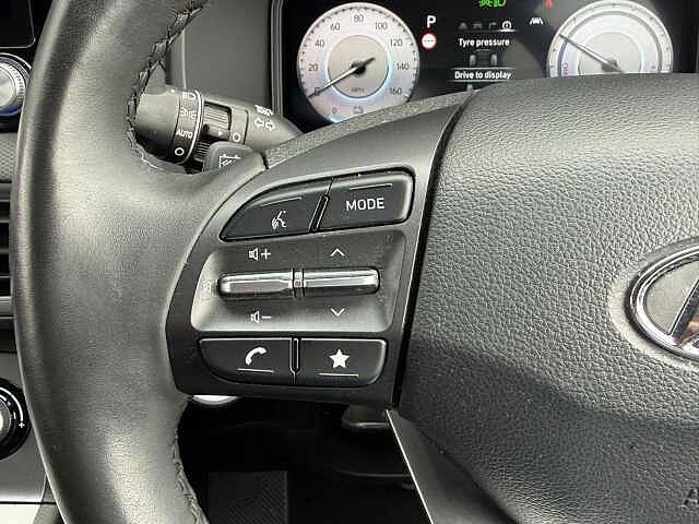 Hyundai KONA 39kWh Premium Auto 5dr (10.5kW Charger) Grey