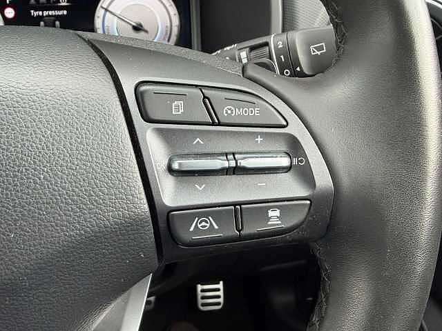 Hyundai KONA 39kWh Premium Auto 5dr (10.5kW Charger) Grey