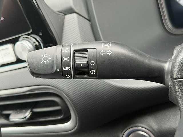 Hyundai KONA 39kWh Premium Auto 5dr (10.5kW Charger) Grey