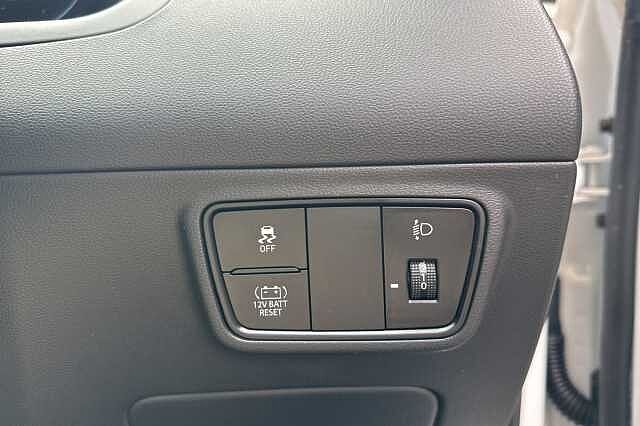 Hyundai TUCSON 1.6 TGDi Hybrid 230 Premium 5dr 2WD Auto White