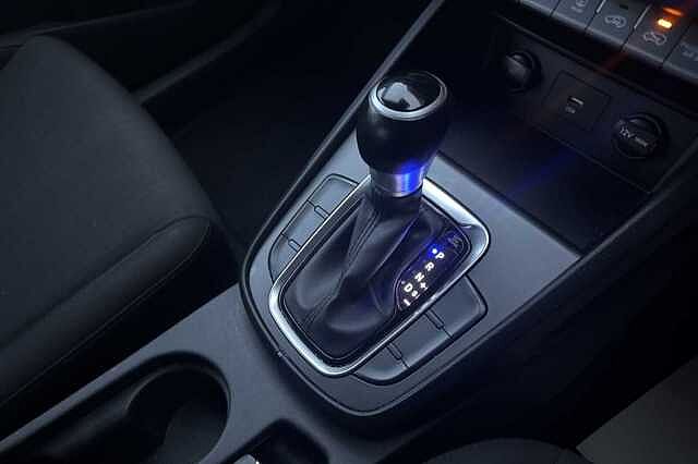 Hyundai KONA 1.6 GDi Hybrid SE Connect 5dr DCT Red