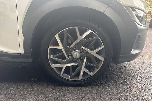 Hyundai KONA 1.6 GDi Hybrid Premium 5dr DCT White