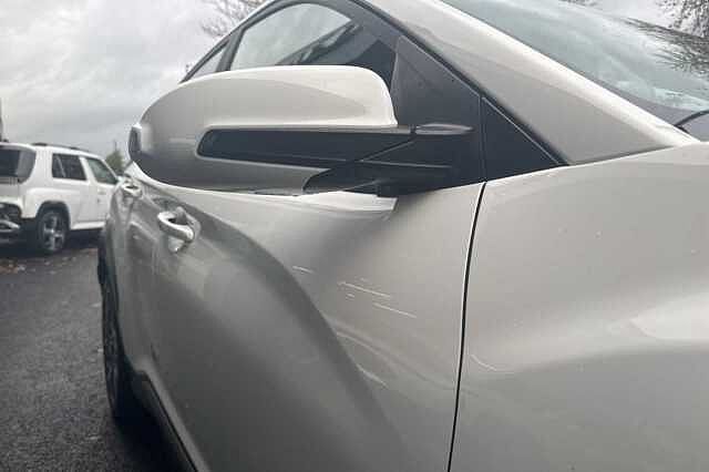 Hyundai KONA 1.6 GDi Hybrid Premium 5dr DCT White