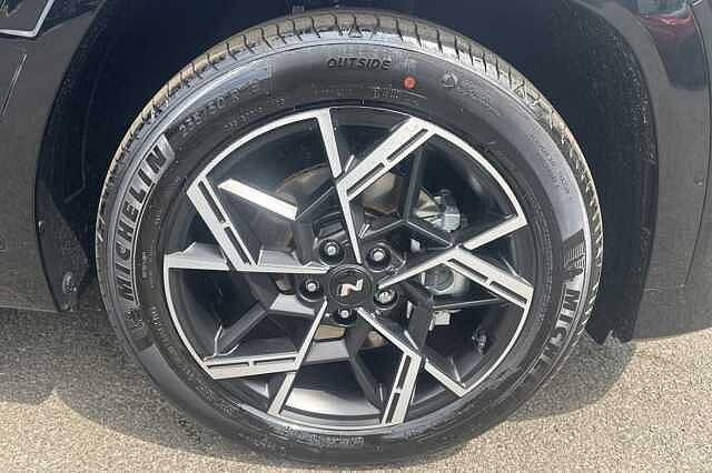 Hyundai TUCSON 1.6T 150 N Line 5dr DCT Black
