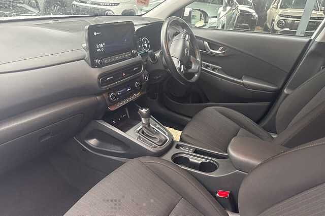 Hyundai KONA 1.6 GDi Hybrid Premium 5dr DCT White