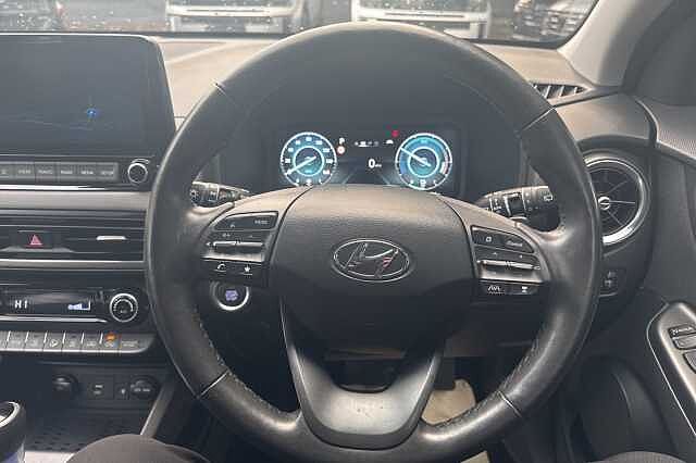 Hyundai KONA 1.6 GDi Hybrid Premium 5dr DCT White