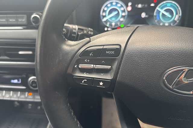 Hyundai KONA 1.6 GDi Hybrid Premium 5dr DCT White
