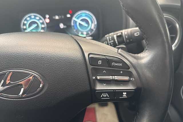 Hyundai KONA 1.6 GDi Hybrid Premium 5dr DCT White