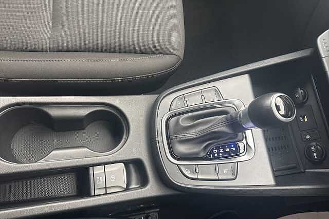 Hyundai KONA 1.6 GDi Hybrid Premium 5dr DCT White