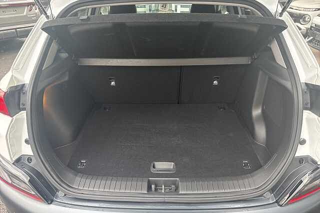 Hyundai KONA 1.6 GDi Hybrid Premium 5dr DCT White