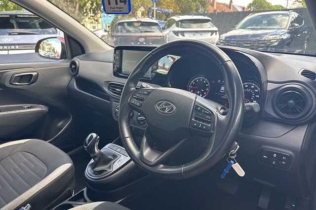 Hyundai I10 1.2 MPi SE Connect 5dr Auto Red