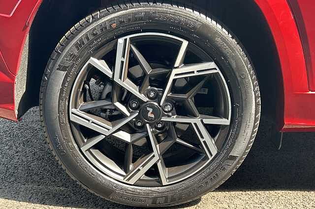 Hyundai TUCSON 1.6T Hybrid N Line S 5dr Auto Red