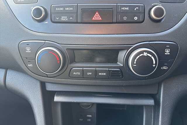 Hyundai i10 1.2 Premium 5dr