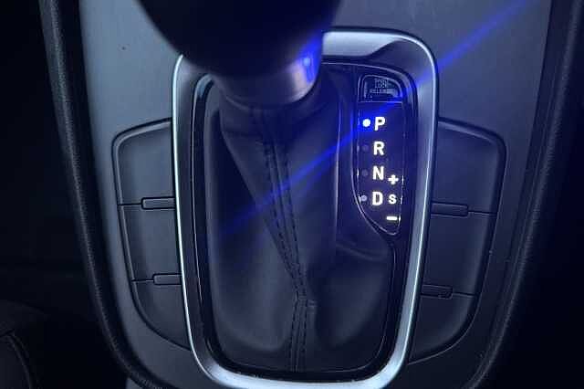 Hyundai KONA 1.6 GDi Hybrid SE Connect 5dr DCT Red