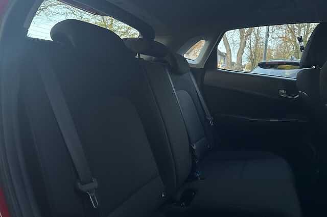 Hyundai KONA 1.6 GDi Hybrid SE Connect 5dr DCT Red