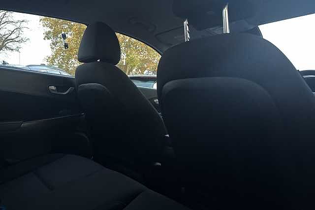 Hyundai KONA 1.6 GDi Hybrid SE Connect 5dr DCT Red