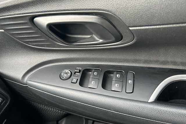 Hyundai BAYON 1.0 TGDi 48V MHEV SE Connect 5dr