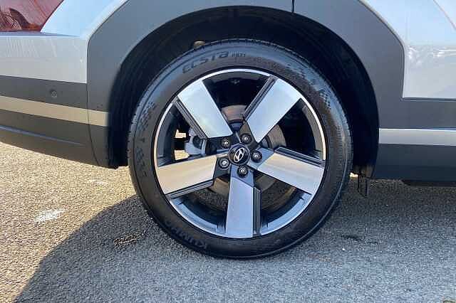 Hyundai SANTA FE 1.6 h T-GDi Ultimate SUV 5dr Petrol Hybrid Auto 4WD Euro 6 (s/s) (7Seat) (215 ps Shimmering Silver