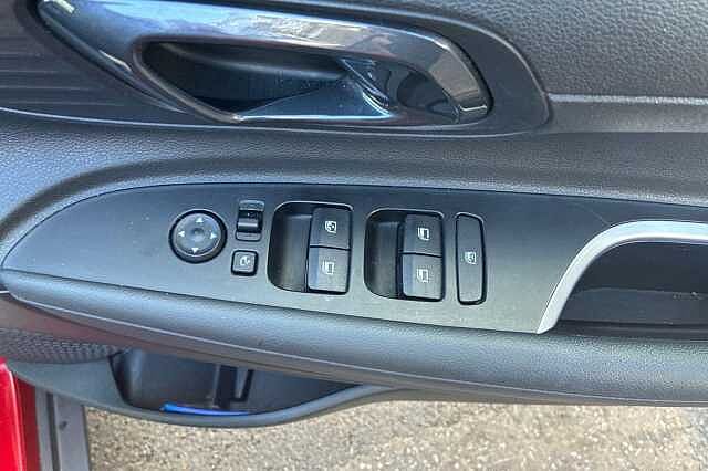 Hyundai BAYON 1.0 TGDi 48V MHEV Premium 5dr DCT Red