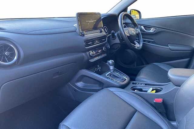 Hyundai KONA 1.6 GDi Hybrid Ultimate 5dr DCT White