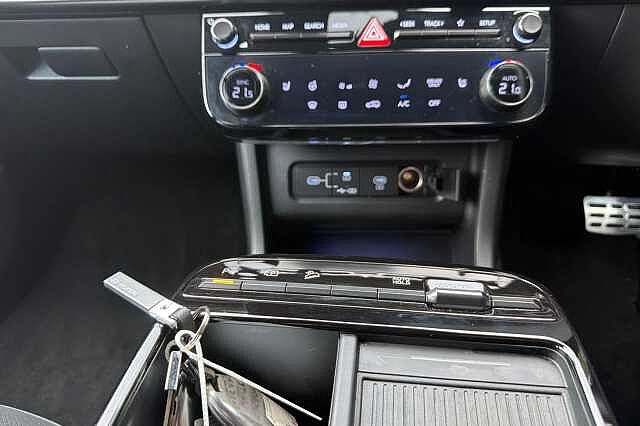 Hyundai TUCSON 1.6T Hybrid N Line 5dr Auto White