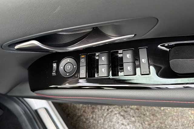 Hyundai TUCSON 1.6T Hybrid N Line 5dr Auto White