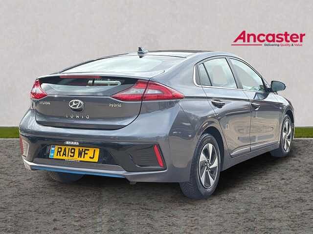 Hyundai IONIQ 1.6 GDi Hybrid Premium 5dr DCT