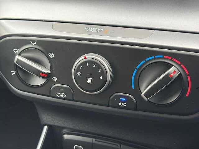 Hyundai I20 1.0T GDi 90 Black Line 5dr Atlas white