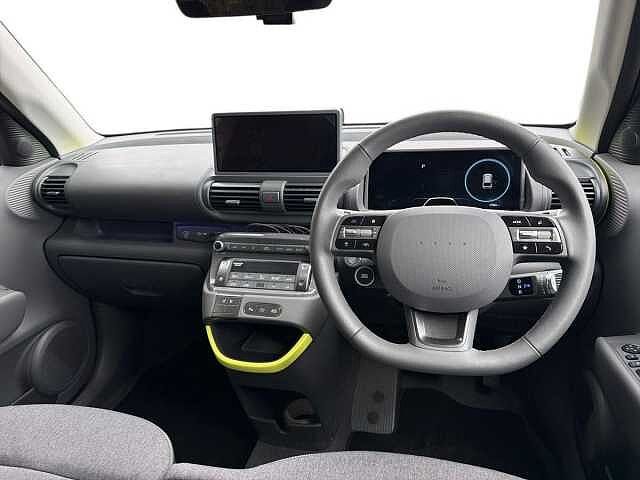 Hyundai INSTER 85kW Cross 49kWh 5dr Auto Matte - Amazons green