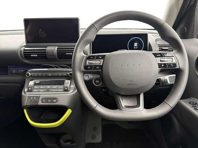 Hyundai INSTER 85kW Cross 49kWh 5dr Auto Matte - Amazons green