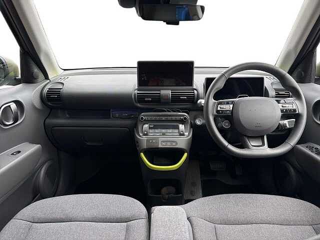 Hyundai INSTER 85kW Cross 49kWh 5dr Auto Matte - Amazons green